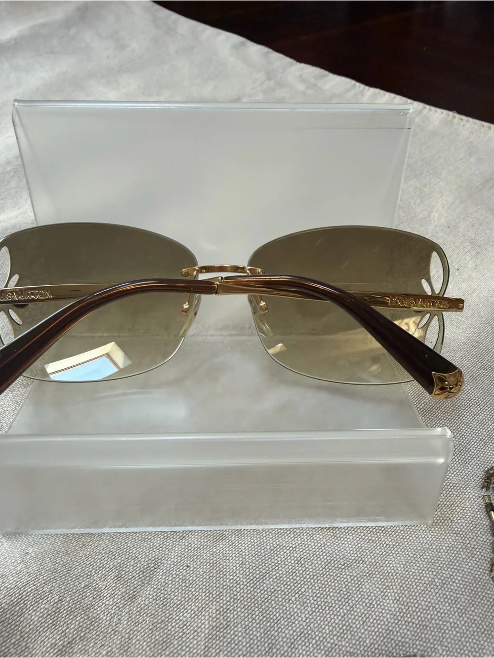 N/A stylish rimless